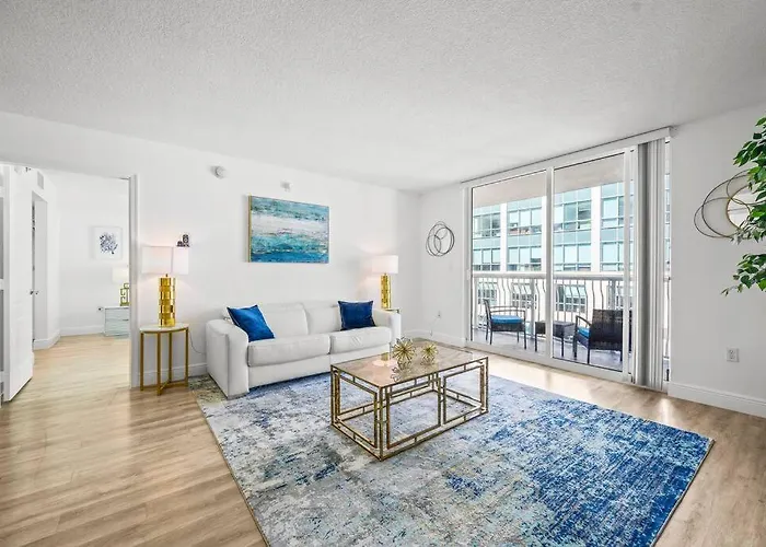 High Floor Unit Located In Brickell - Free Parking