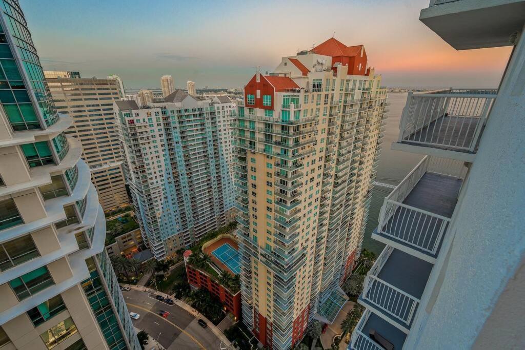 Apartment High Floor Unit Located In Brickell - Free Parking Miami