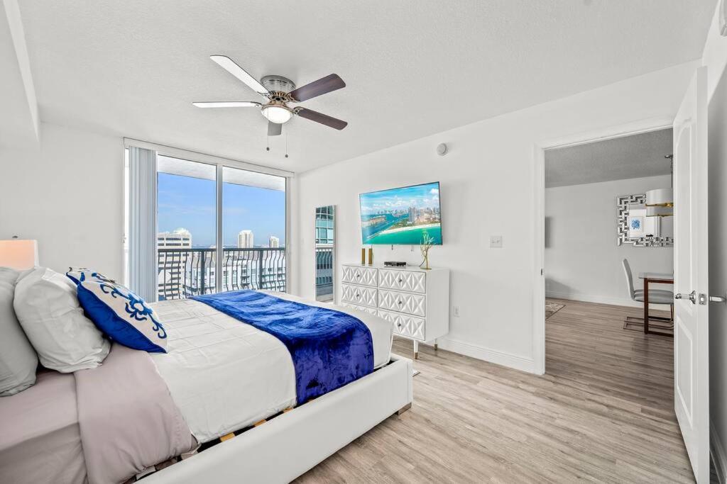 High Floor Unit Located In Brickell - Free Parking Apartment Miami