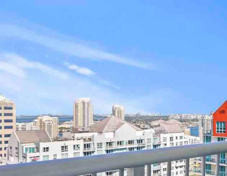 Apartment High Floor Unit Located In Brickell - Free Parking